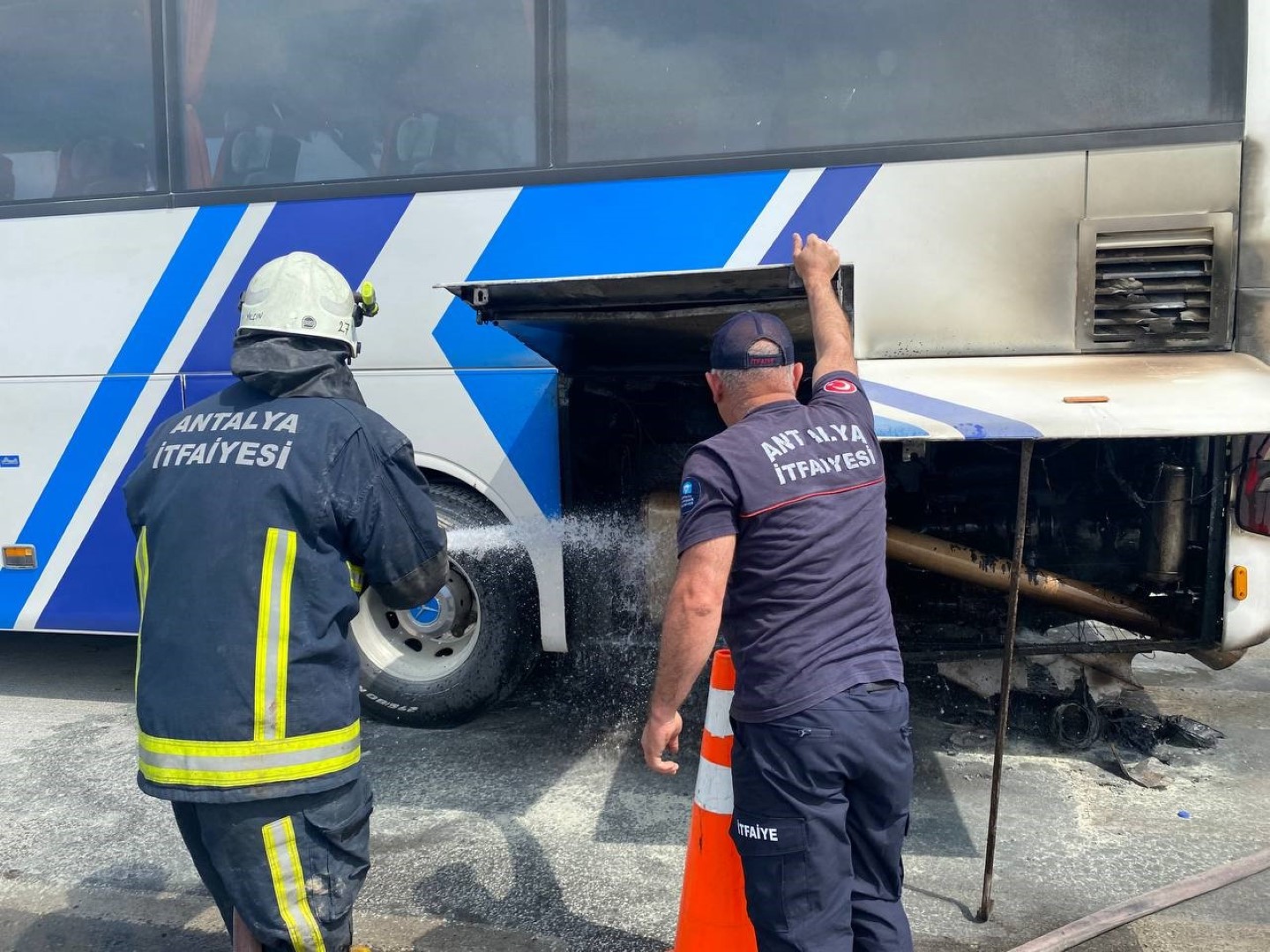 Yedek Sürücünün Dikkati Otobüs Yangınını Önledi (1) (Large)