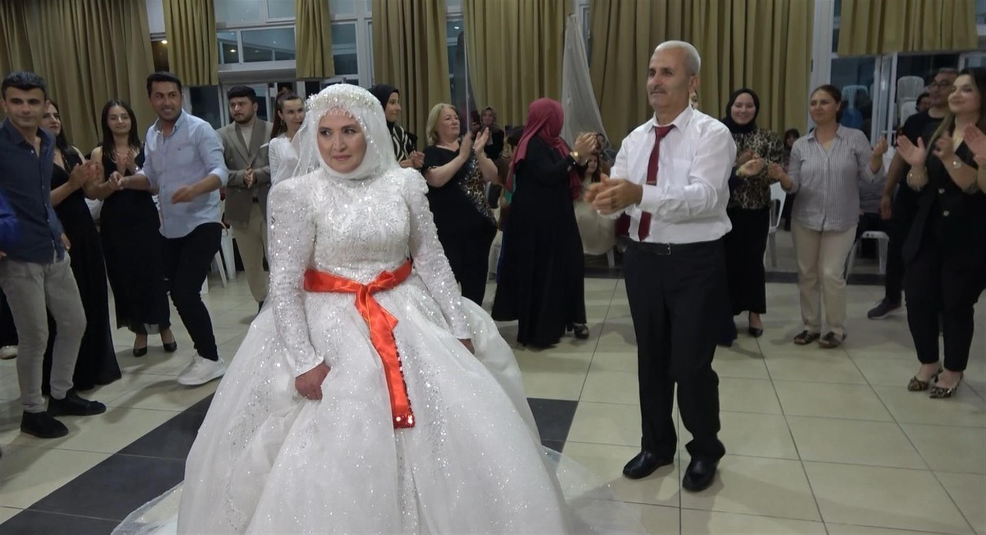 Aileleri Izin Vermedi Onlar Kaçtı! 33 Yıl Sonra Gelen Düğün (1) (Large)