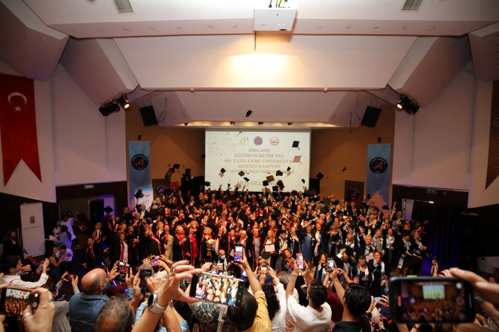 Akdeniz Üniversitesi’nde 101 Öğrenci Ilk Kez Mezun Oldu (1) (Large)