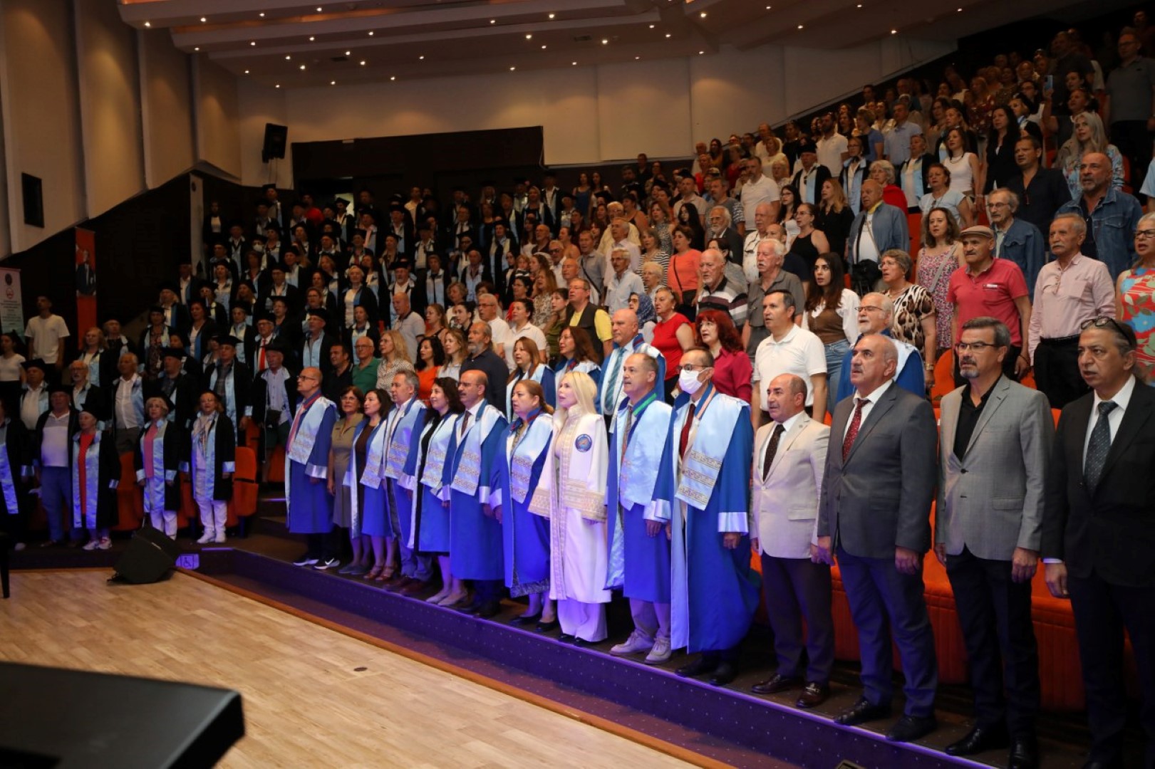 Akdeniz Üniversitesi’nde 101 Öğrenci Ilk Kez Mezun Oldu (2) (Large)