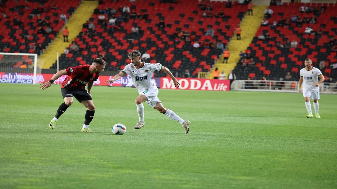 Alanyaspor (2)-13