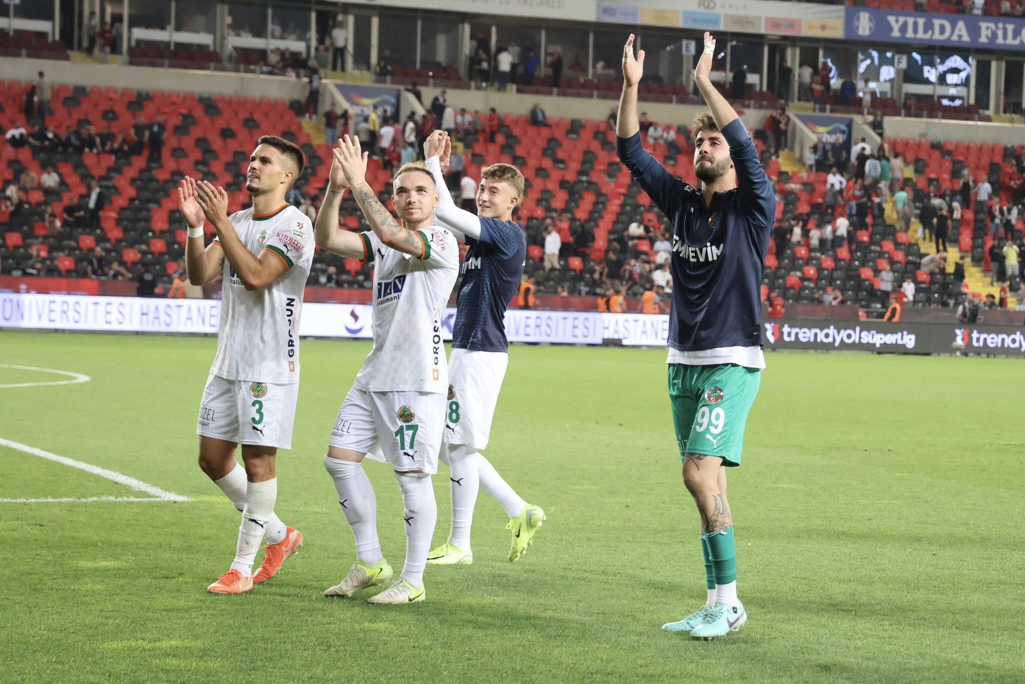 Alanyaspor (3)-12