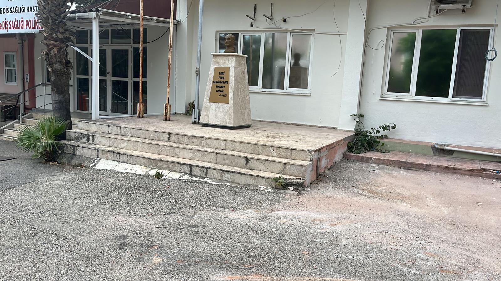 Atatürk Büstü (2)