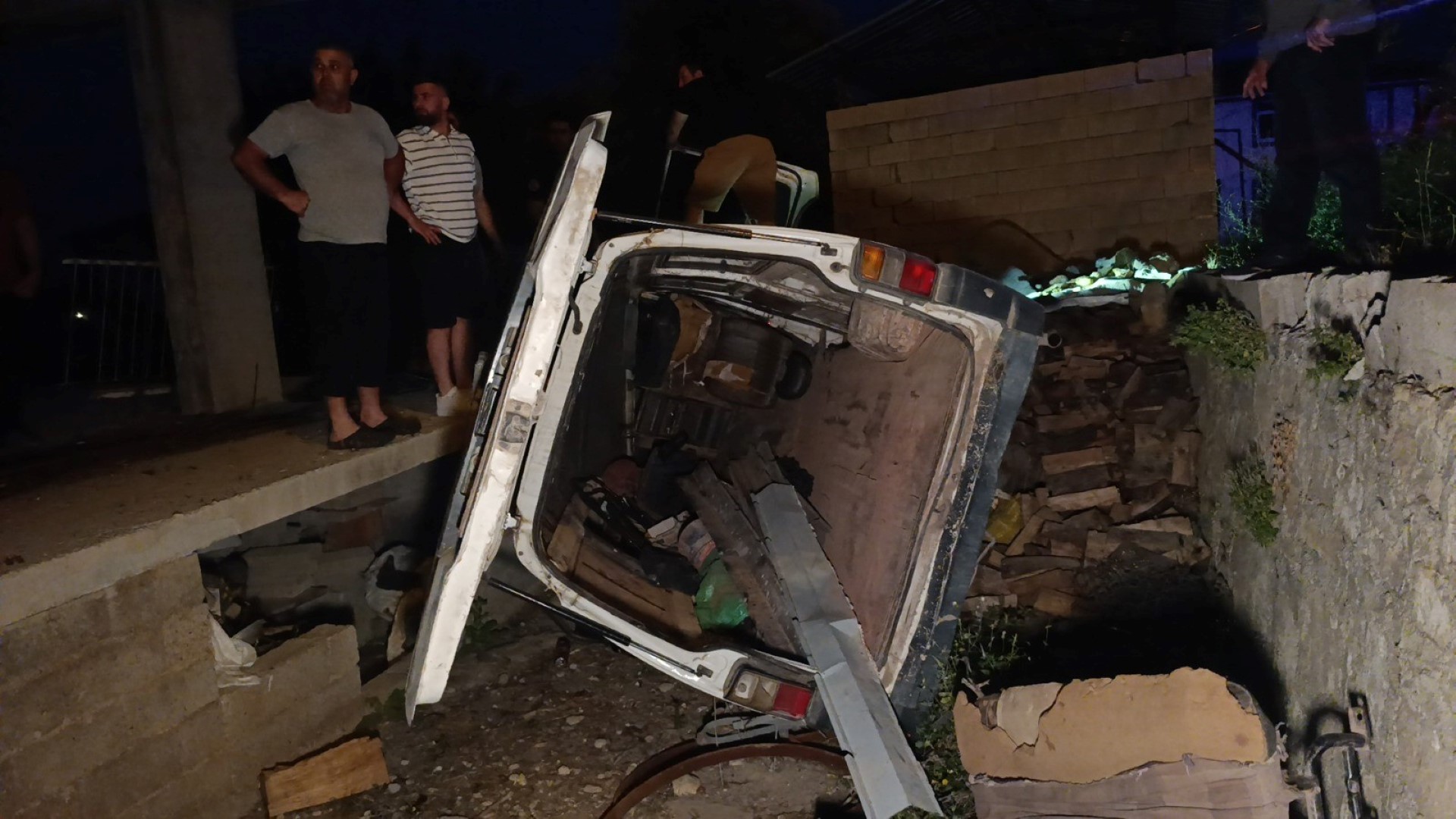 ‘Balık Avlayacağım’ Dedi Patron Arabasıyla Evin Avlusuna Uçtu (2) (Large)