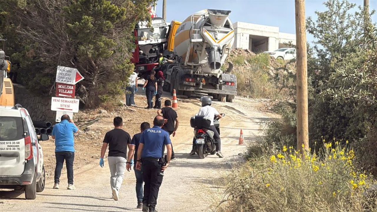 Bodrumda Kaza Iki Arac Arasinda Kaldi (1)