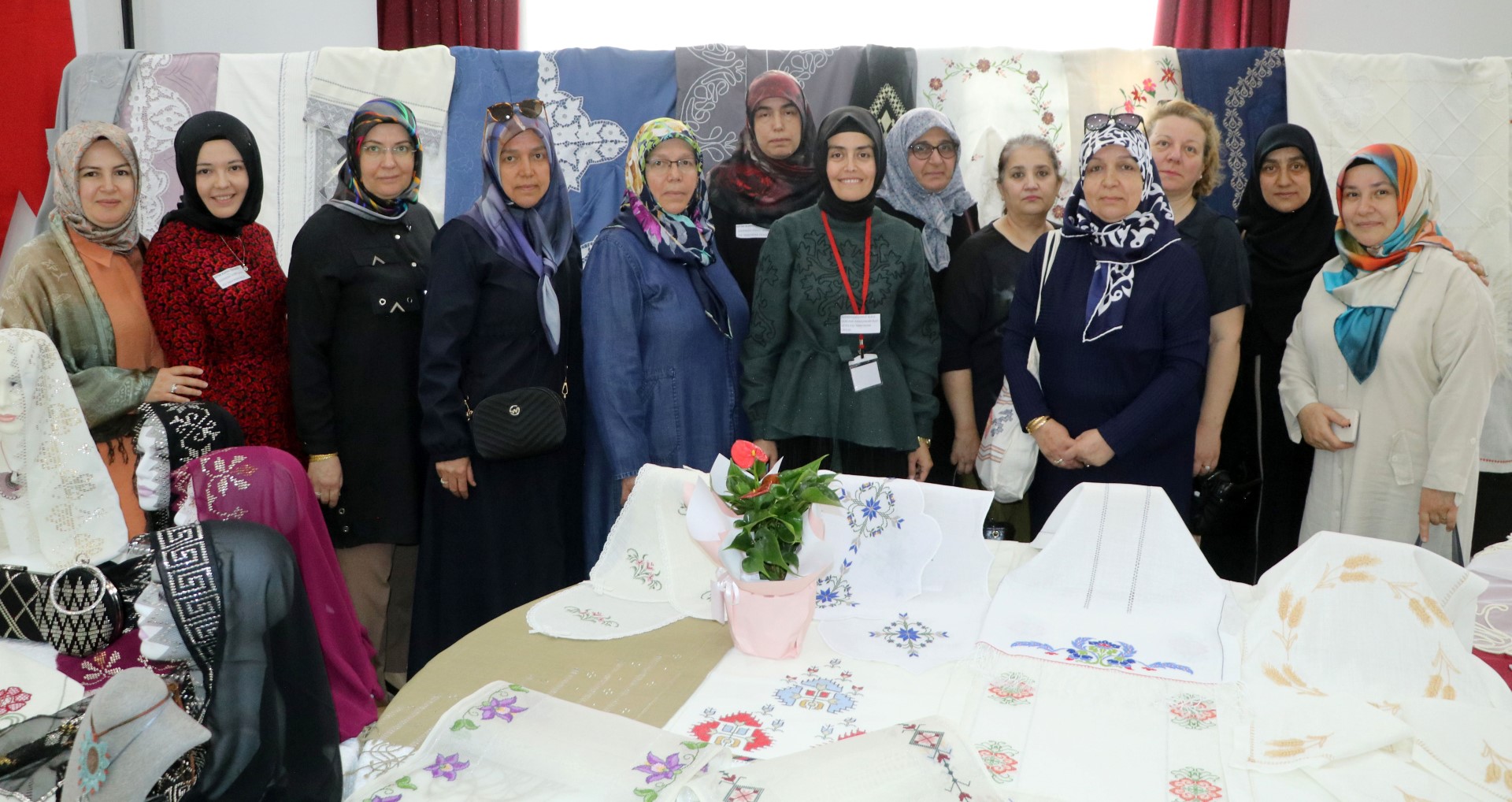 Burdur Hemin Onur Yili 736423 217489 (Large)