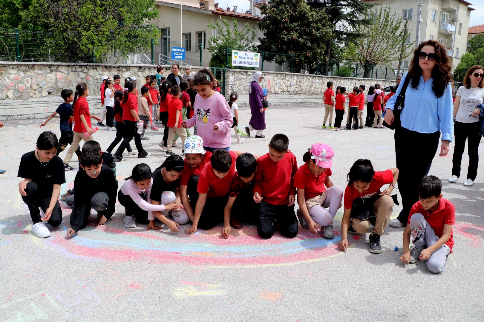 Cocuklar Hem Resim Yapti Hem Eglendi 700429 207372 (Large)