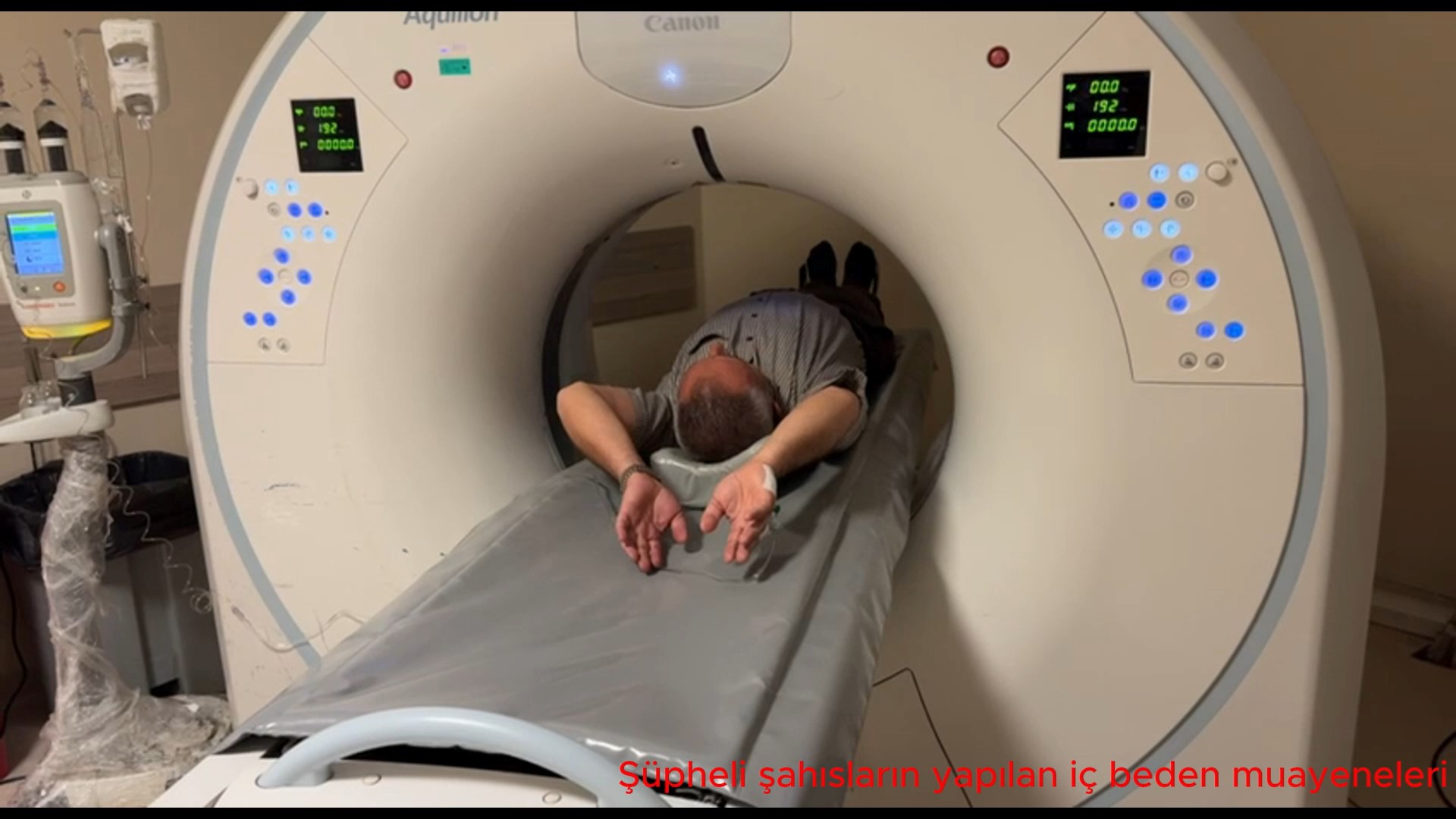 Havalimaninda Yakalanan 2 Suphelinin 35 700592 207414 (Large)