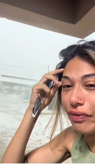 Kadın Üretici Dolu Felaketini Gözyaşlarıyla Anlattı (2)