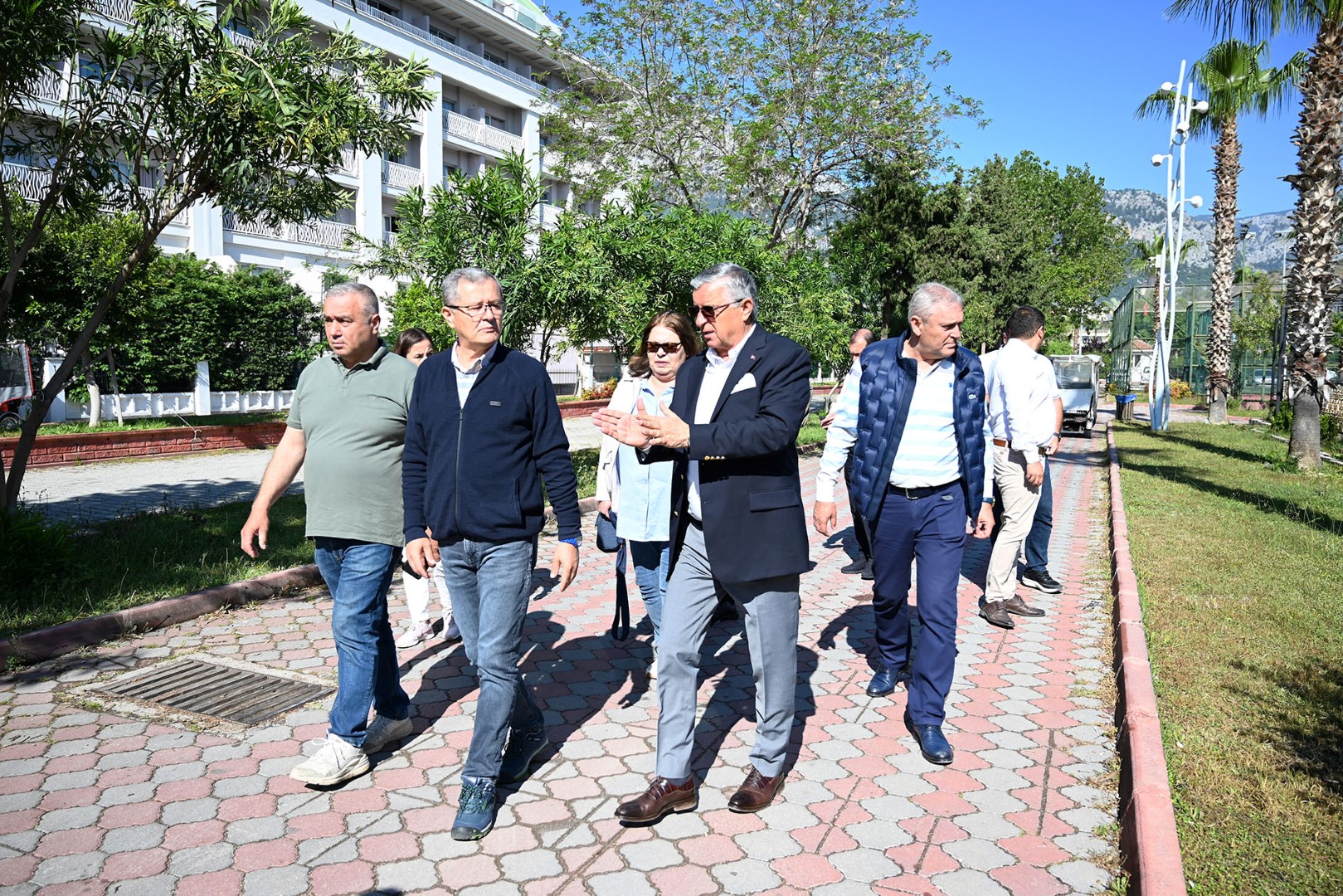 Kemer Belediye Başkanı Necati Topaloğlu Ilçe Genelindeki Çalışmaları Denetledi (2) (Large)