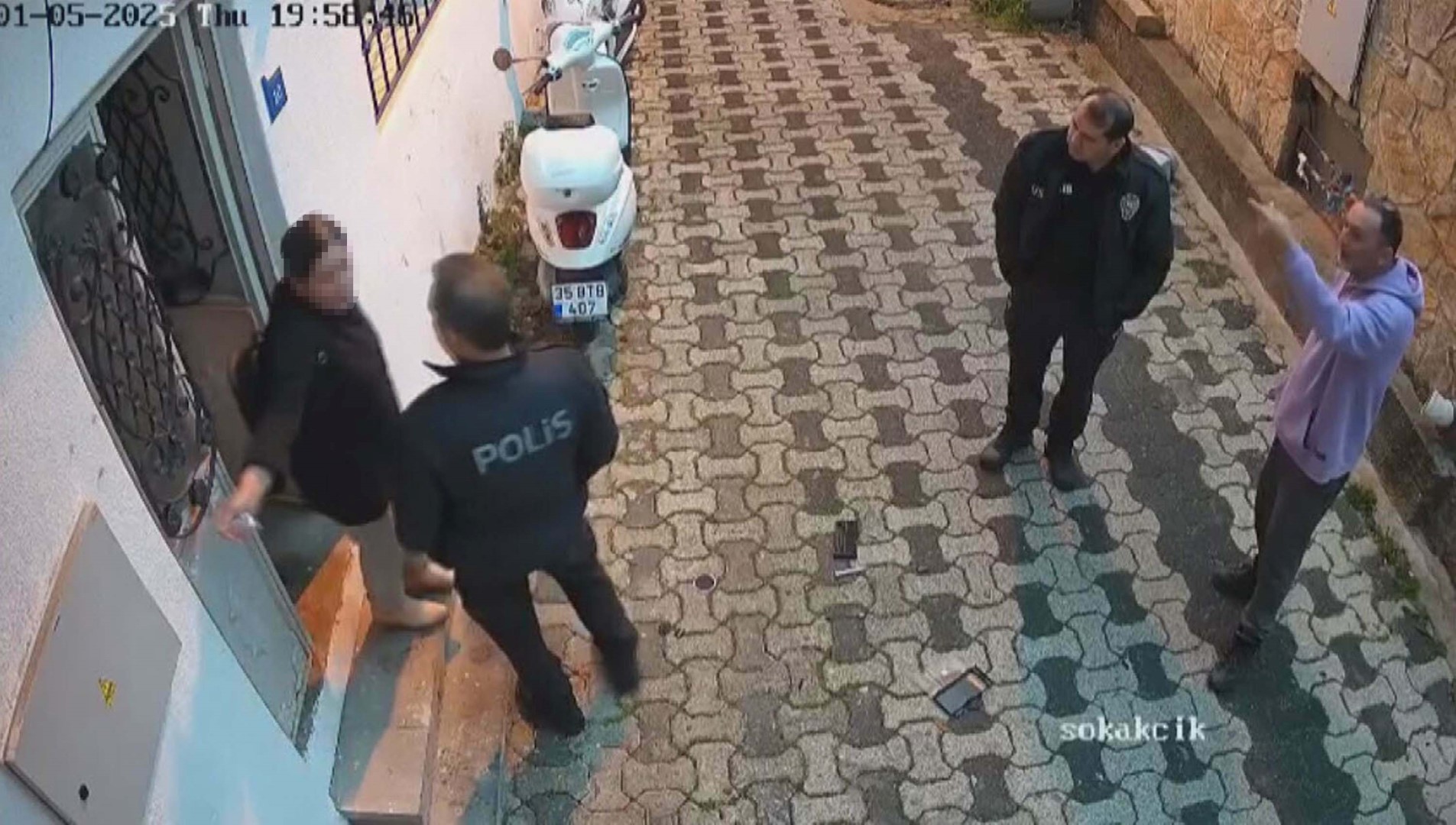 Komsular Arasindaki Anlasmazlik Kamerada 713375 211048 (Large)