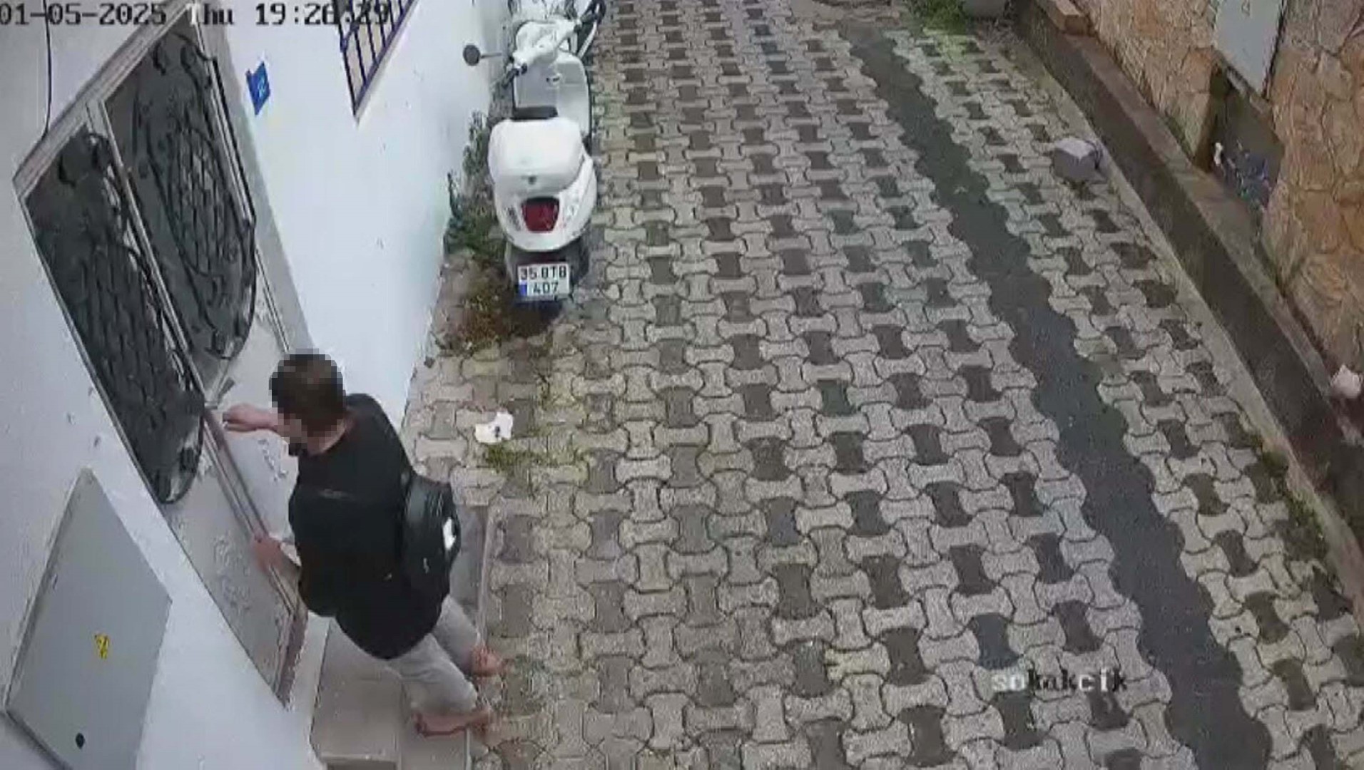 Komsular Arasindaki Anlasmazlik Kamerada 713377 211048 (Large)