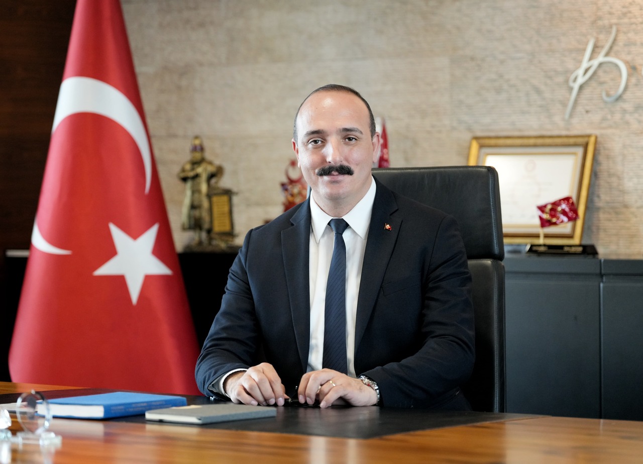 Kotan Gençli̇ği̇mi̇zi̇n Işiğiyla Daha Aydinlik Yarinlara Yürüyeceği̇z