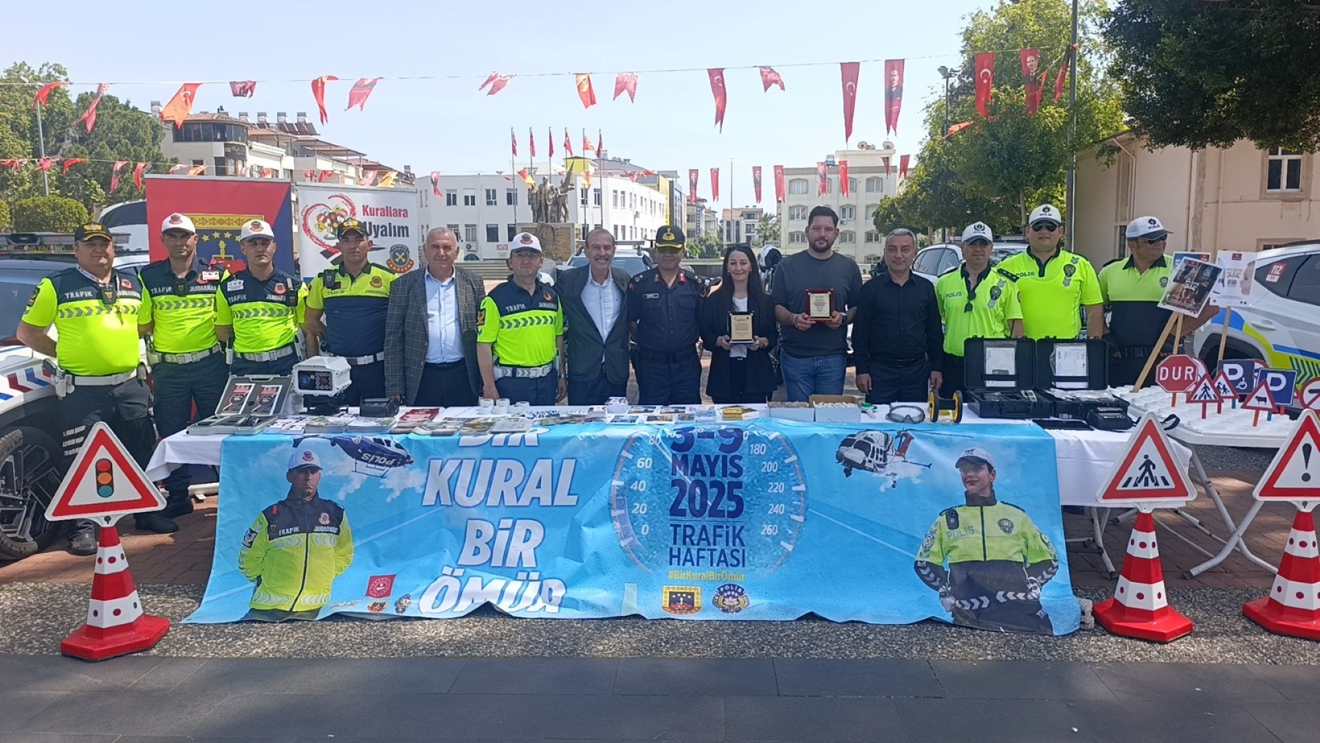 Manavgat'ta Örnek Sürücülere Plaket Verildi (2) (Large)