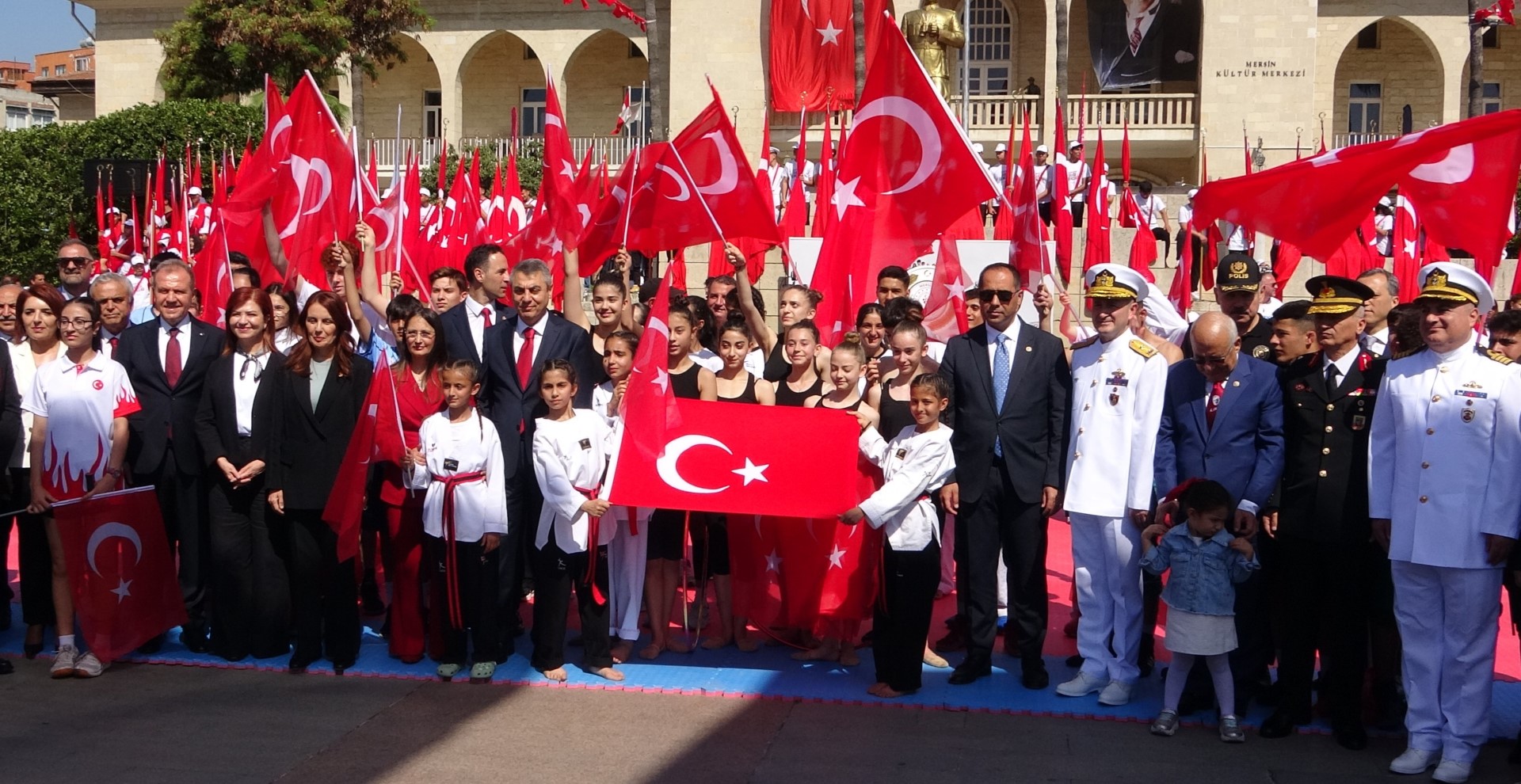 Mersin'de 19 Mayıs Coşkuyla Kutlandı (3) (Large)