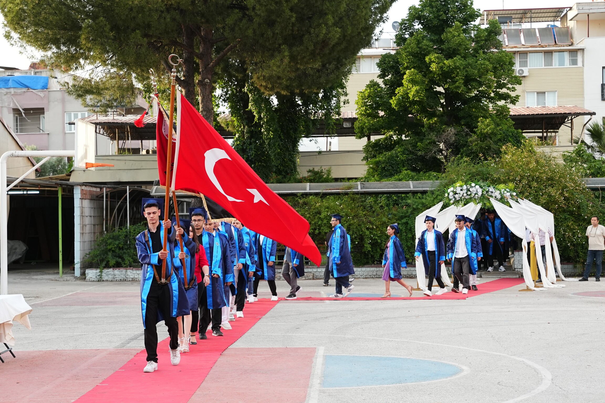 Nazilli'de Meslek Liselilerinin Mezuniyet Sevinci (4)