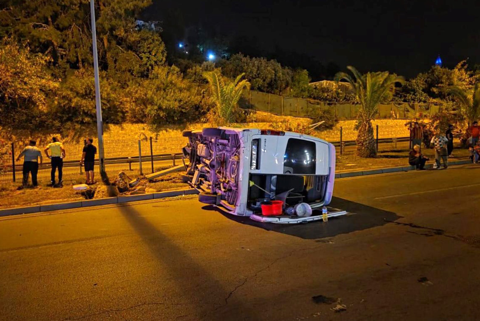Taraftar Grubunu Tasiyan Minibus Devrild 732646 216417 (Large)