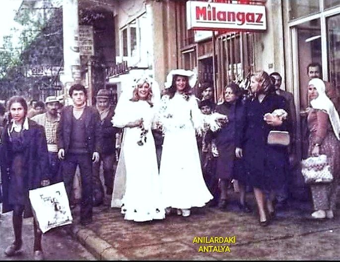 70'Li Yıllarda Kalekapısında Bir Gelinlik Tanıtımı