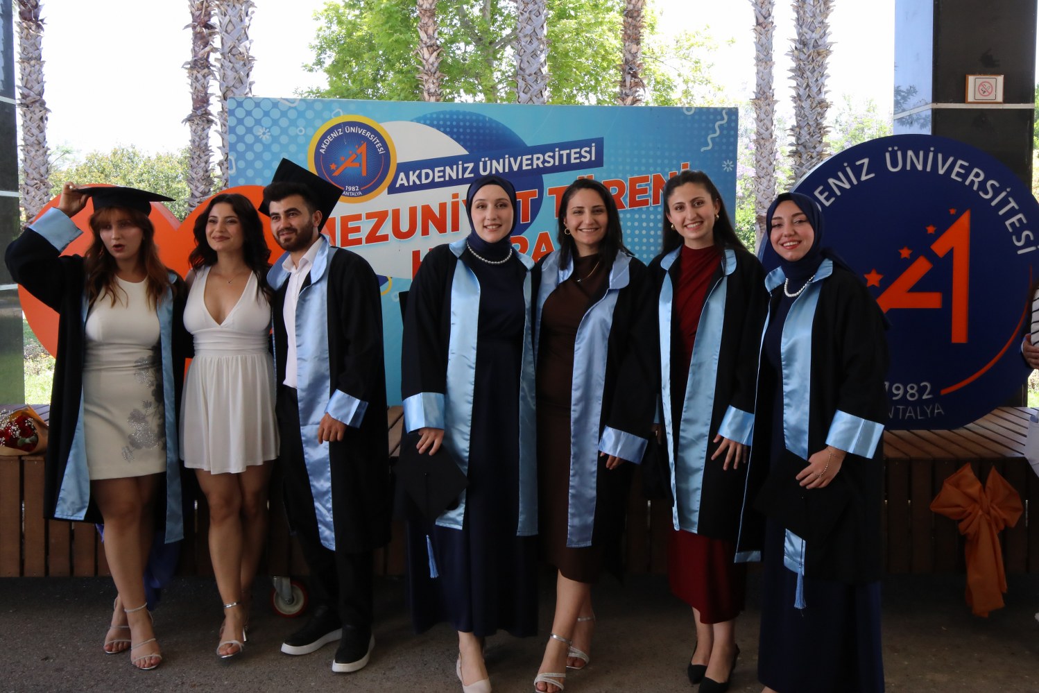 Akdeniz’in Beyaz Melekleri Hemşirelere Coşkulu Mezuniyet(2) 1498X999