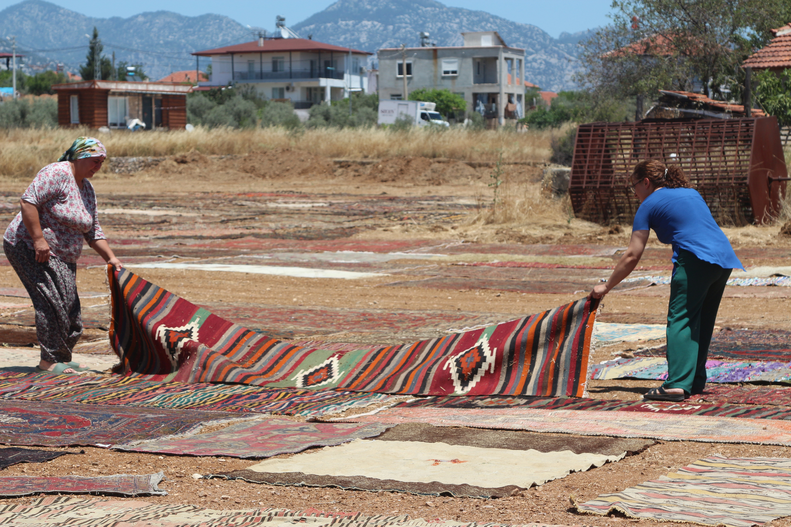 Antalya Güneşiyle Değeri Artan Tarihi Halılar, Koleksiyonerlerin Gözdesi (8)