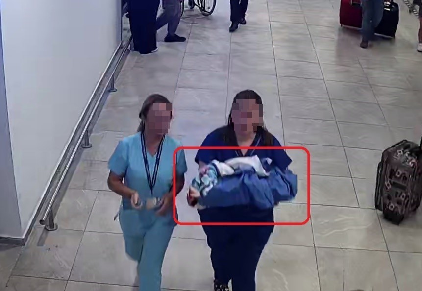 Antalya Havalimanı'nda Doğan Ve Tuvalete Bırakılan Bebek, Rus Yetkililere Teslim Edildi (4)