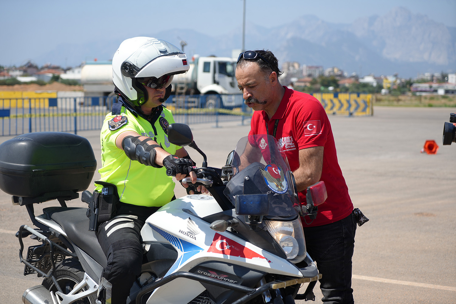 Antalya’da Motosikletli Polis Timlerine Güvenli Sürüş Eğitimi (3)