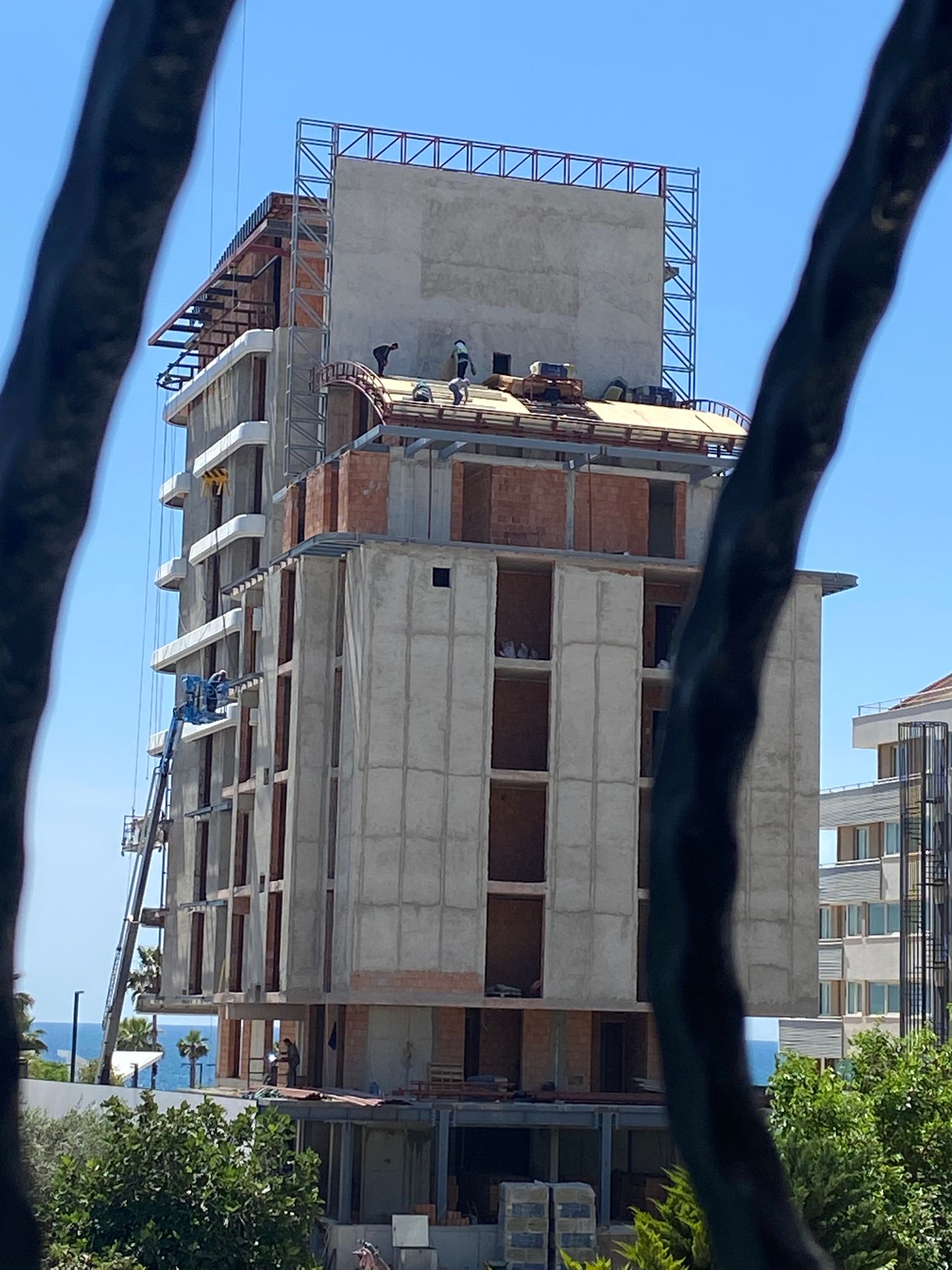 Antalya’nın Göbeğinde Skandal! Görenler Gözlerine Inanamadı (5)