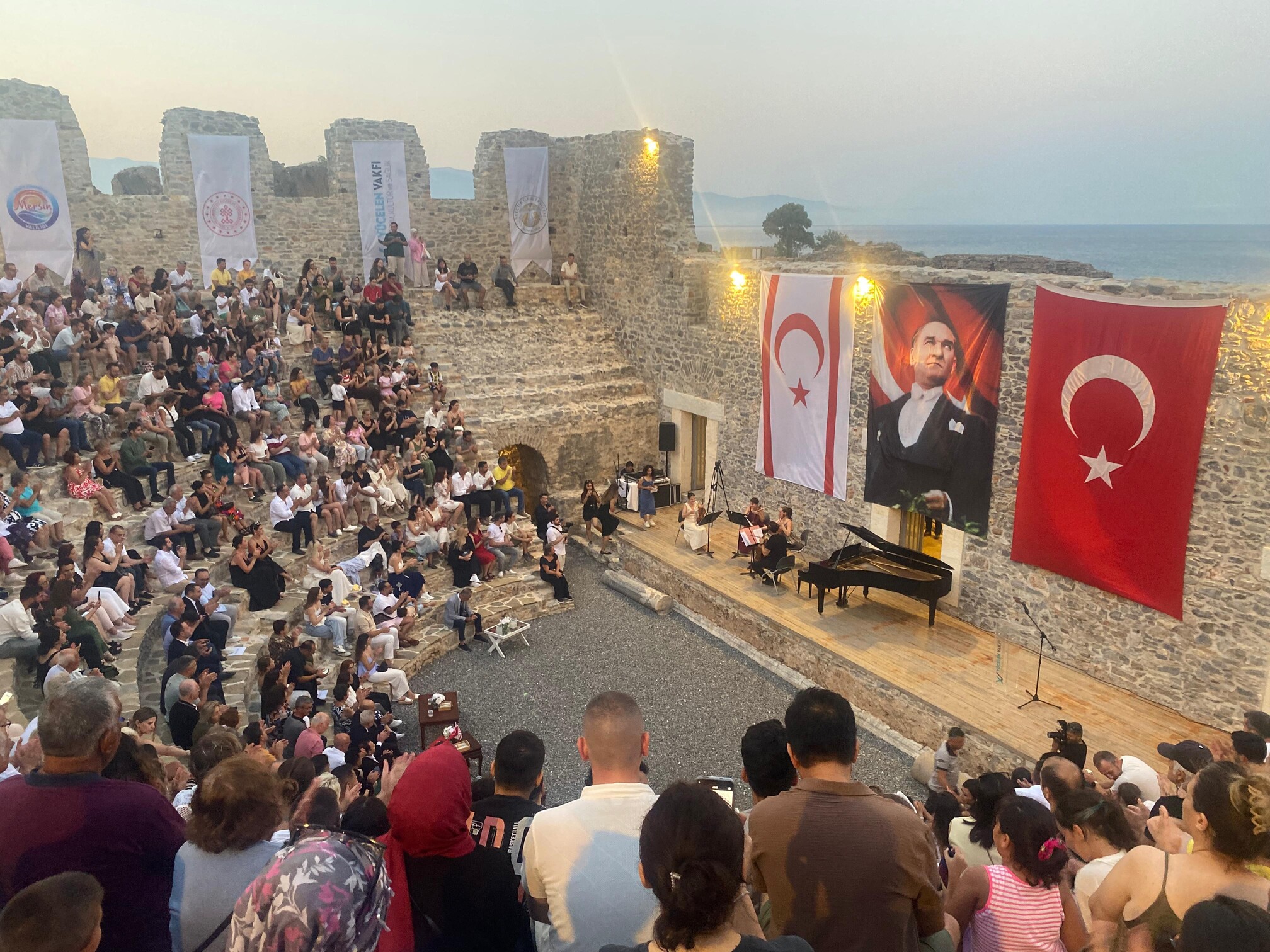 Antik Kentteki 2 Bin Yıllık Odeon'dan Piyano Sesleri Yükseldi (1)
