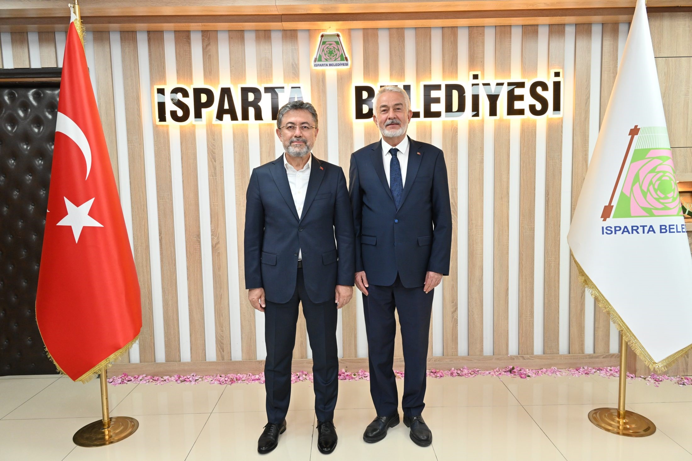 Bakan Yumakli Ispartada Incelemelerde Bulundu (3)