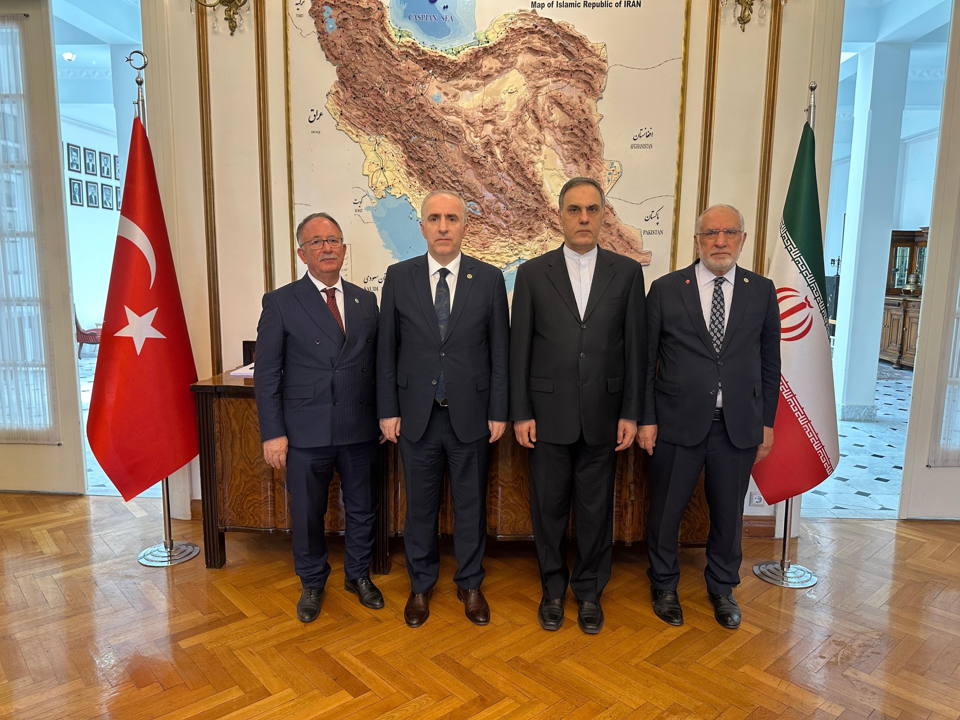 Bozuk Moralli Ziyaret Antalya Milletvekilinden İran Destek! (1)
