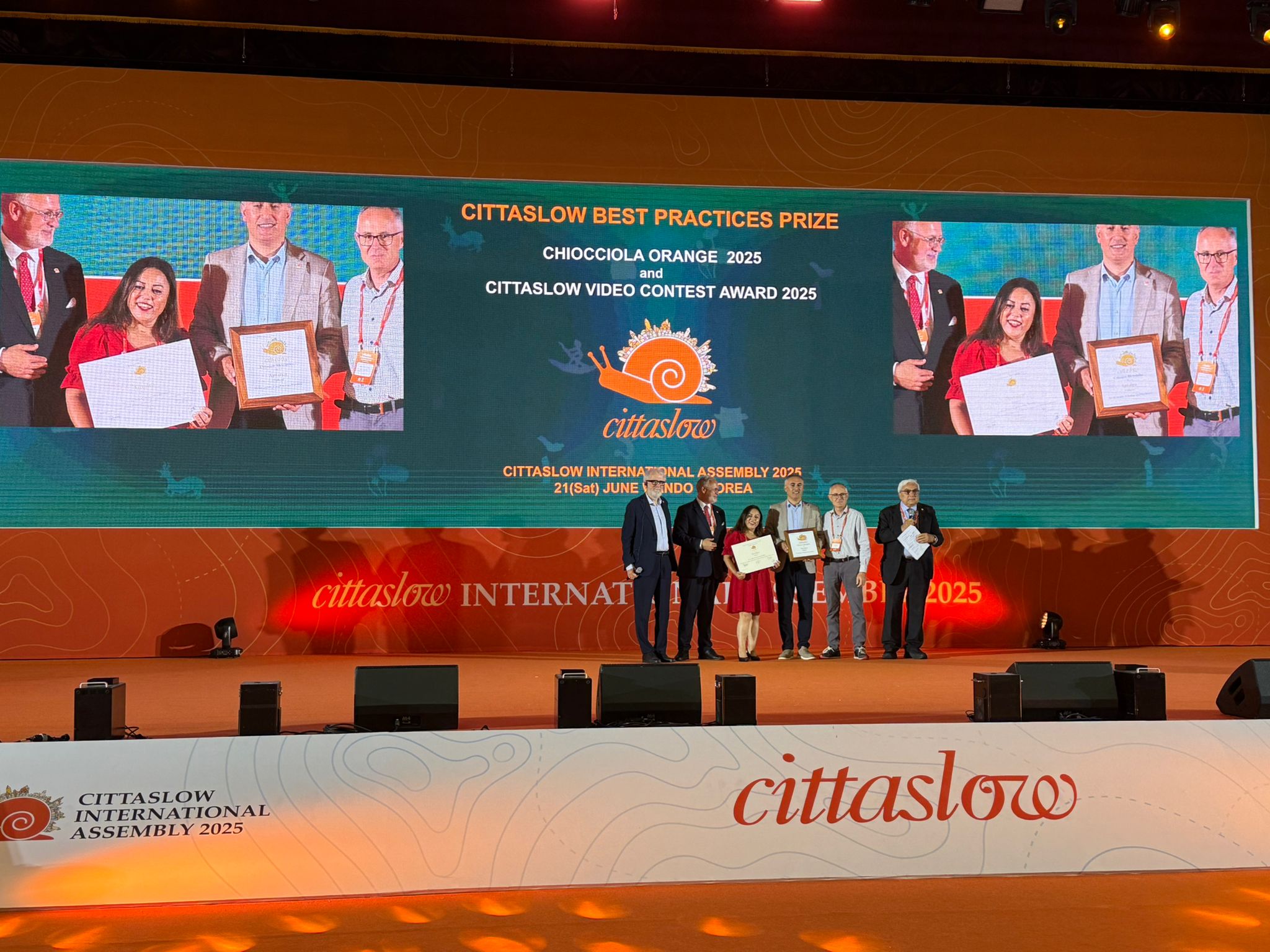 Cittaslow Fikir Maratonu Ödülü Başkan Böcek’e Taktim Edildi (2)