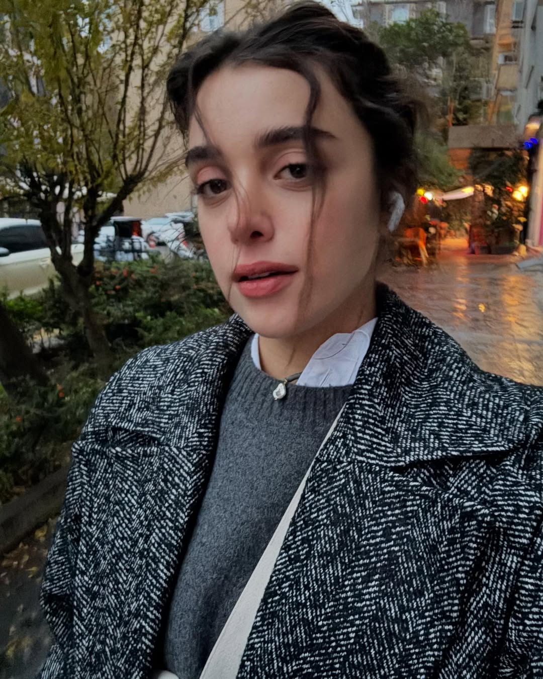 Damlasu Ikizoğlu Kaç Yaşında 4