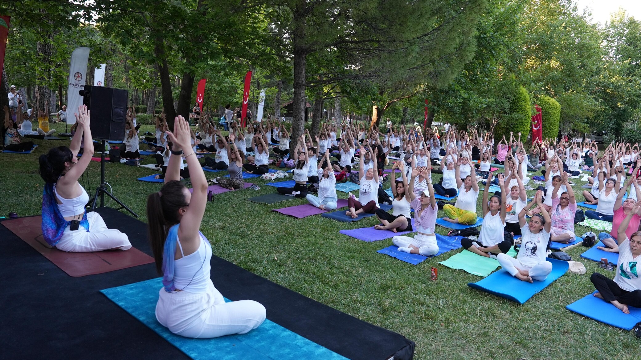Denizlide Kadinlar Yoga Icin Bir Araya Geldi (2)