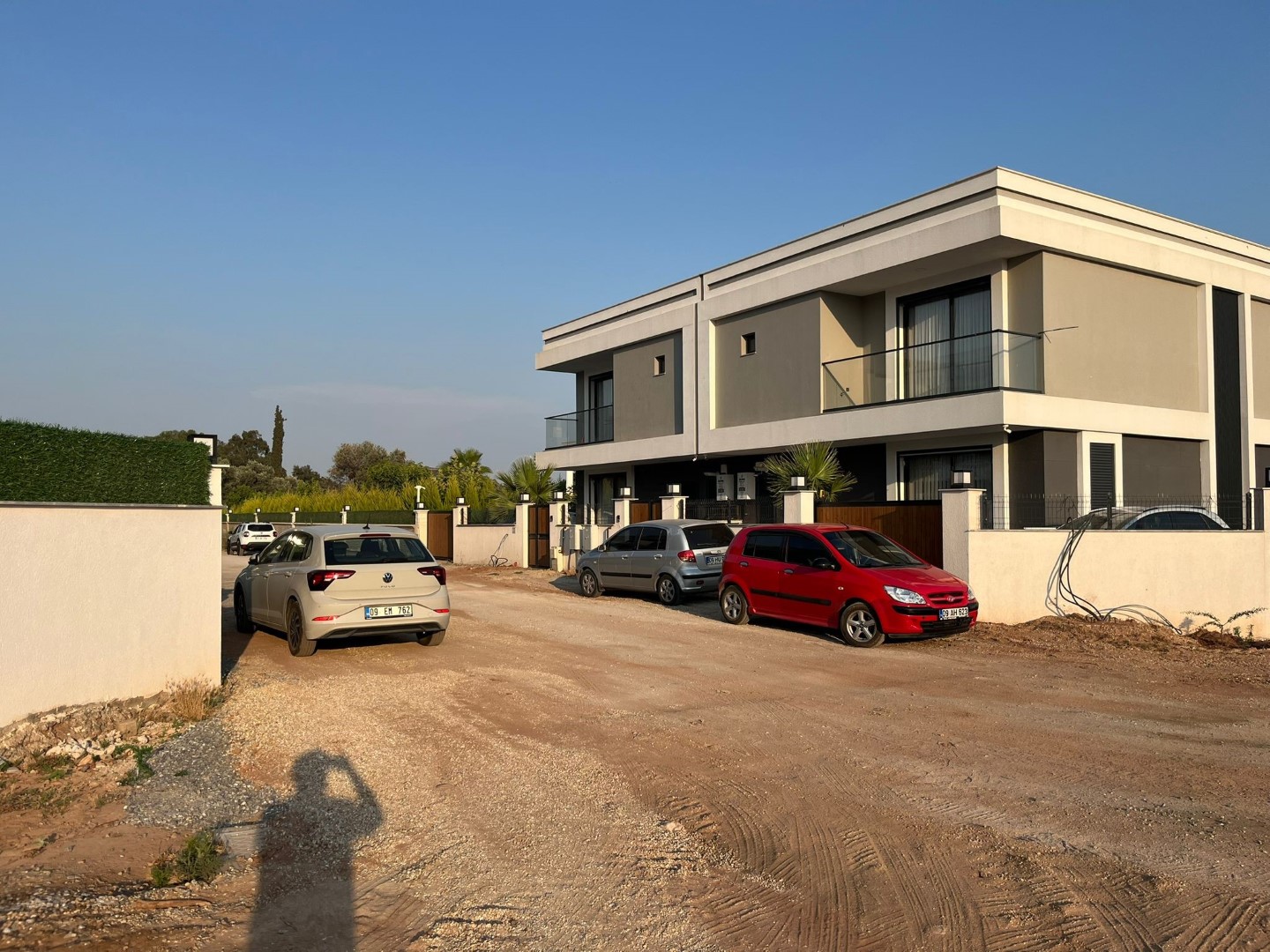 Efeler'de Vatandaşlar Isyan Etti, Belediye Başkanı Yetişkin'e Seslenen Vatandaşlar 'Yol' Istedi (1) (Large)