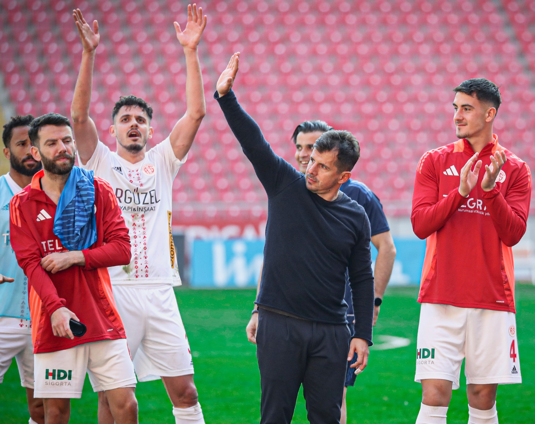Emre Belözoğlu (8)