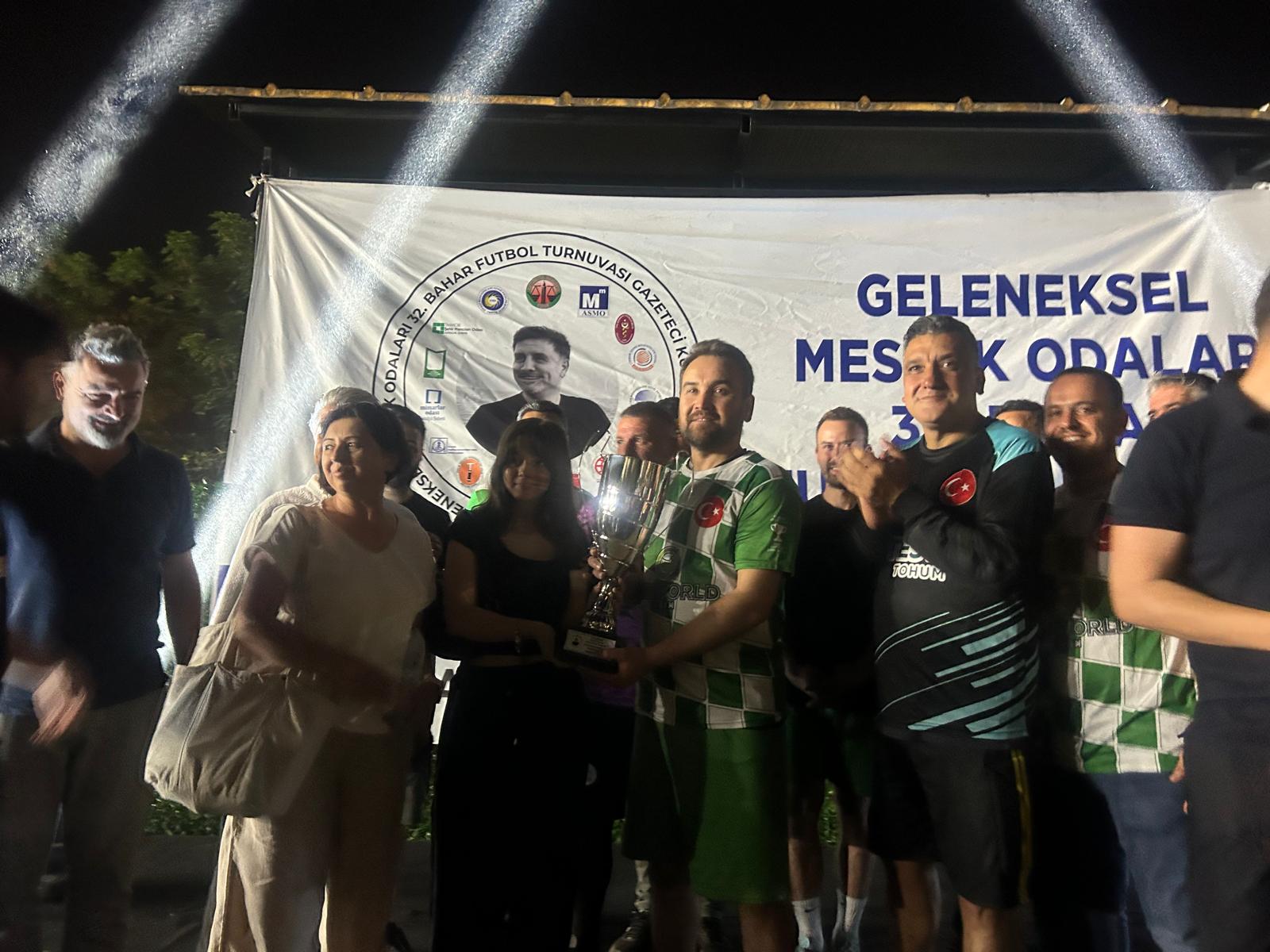 Gazeteciler Ve Meslek Oda Baskanlari Dostluk Maci (1)
