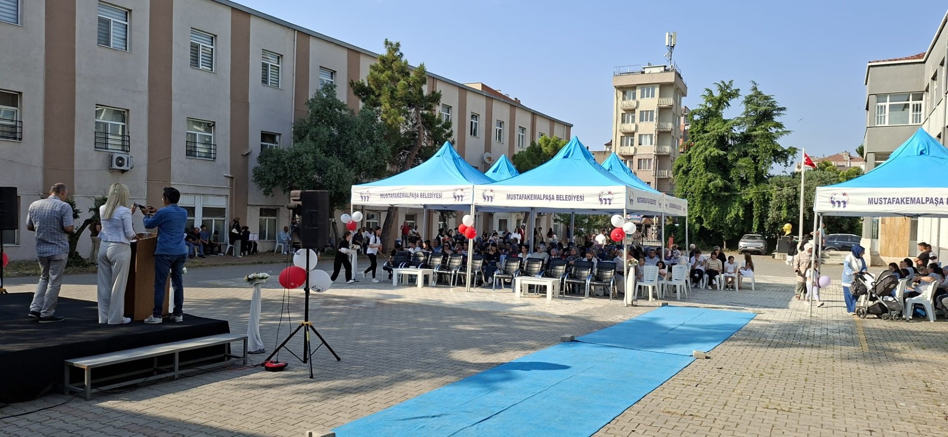 Gidemedikleri Okulda Mezuniyet Yaşadılar (3)