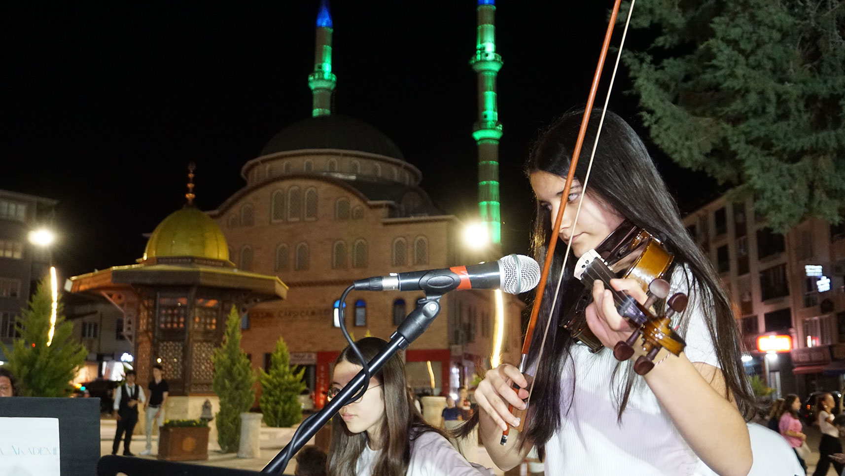 Gölhisar'da Küçük Parmaklar Yörük Ezgilerini Batı'nın Tınılarıyla Buluşturdu (1)