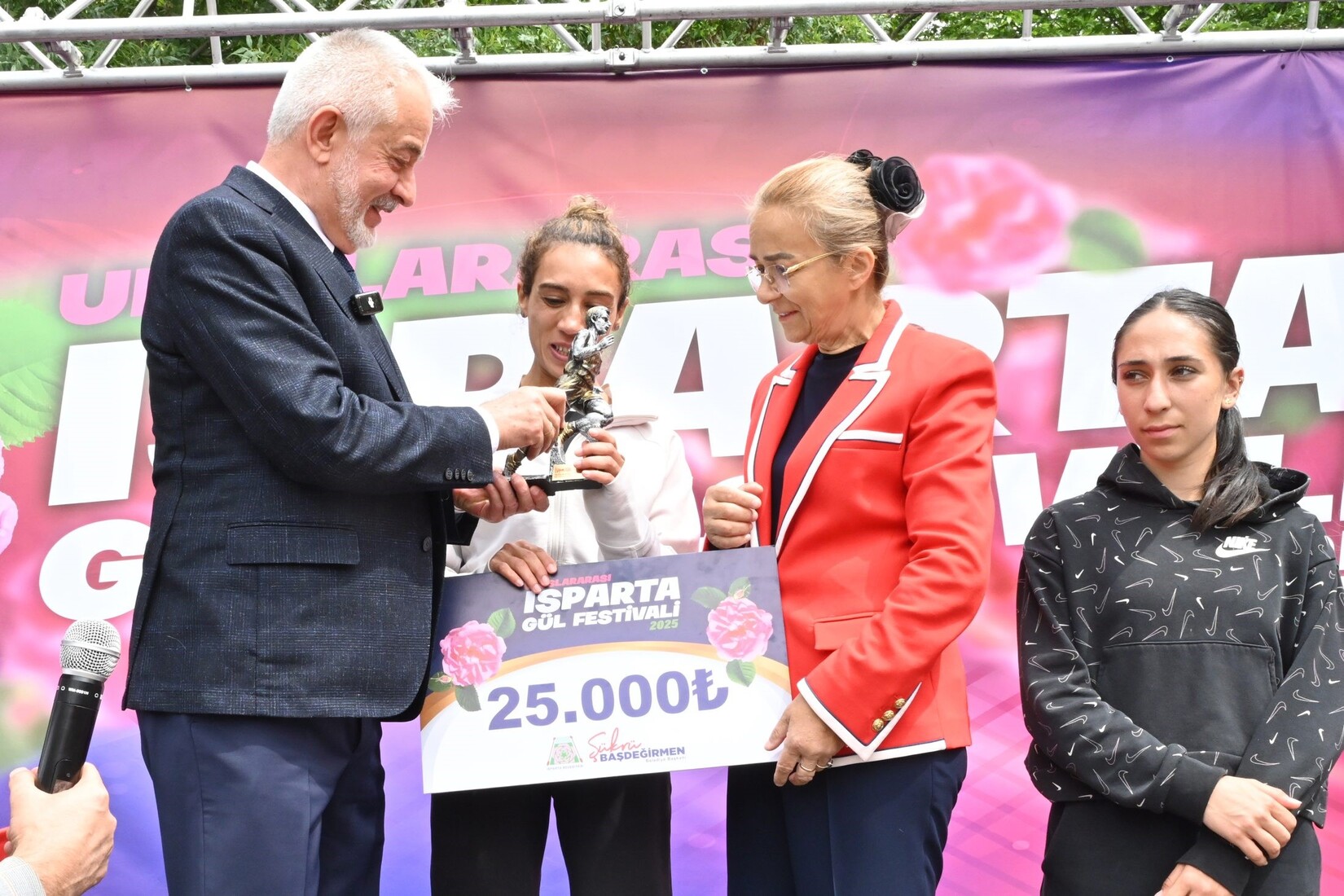 Gül Festivali, Gül Maratonu Halk Koşusu Ve Gül Bisiklet Yarışı Ile Renklendi (2)
