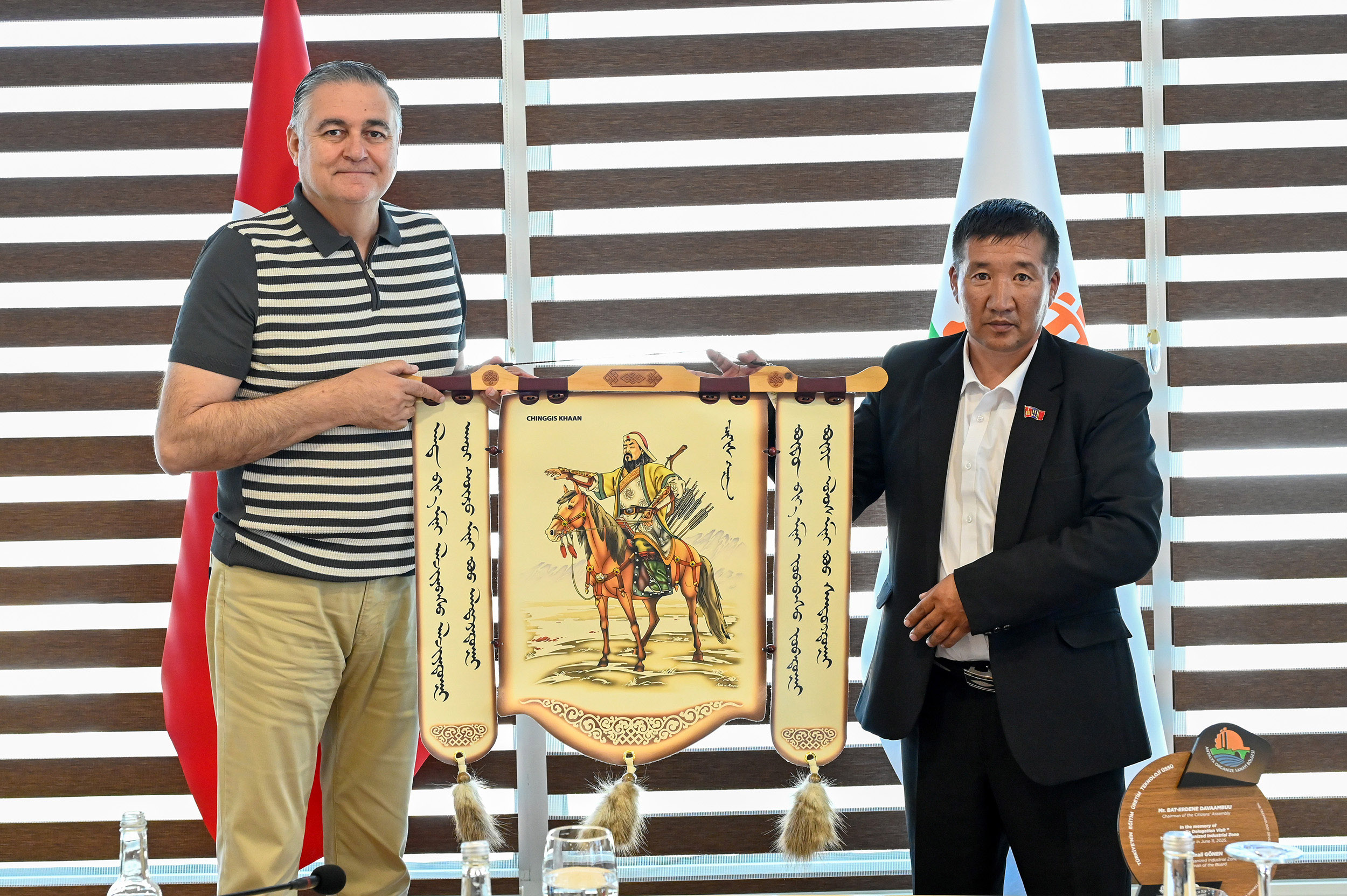 Hasanali Gönen, Bat Erdene Davaasambuu