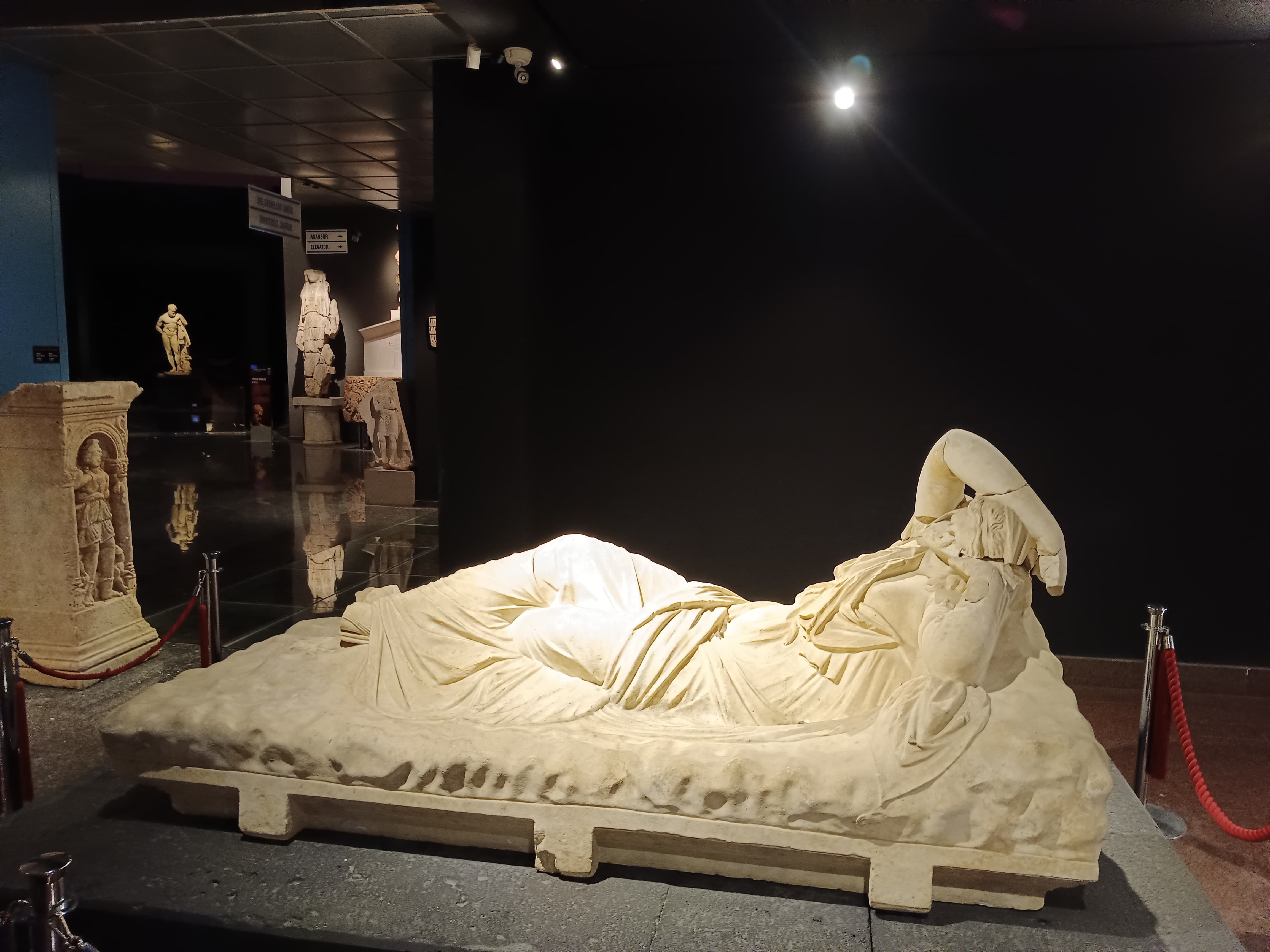 Huzunlu Lahit Oykusu (2)