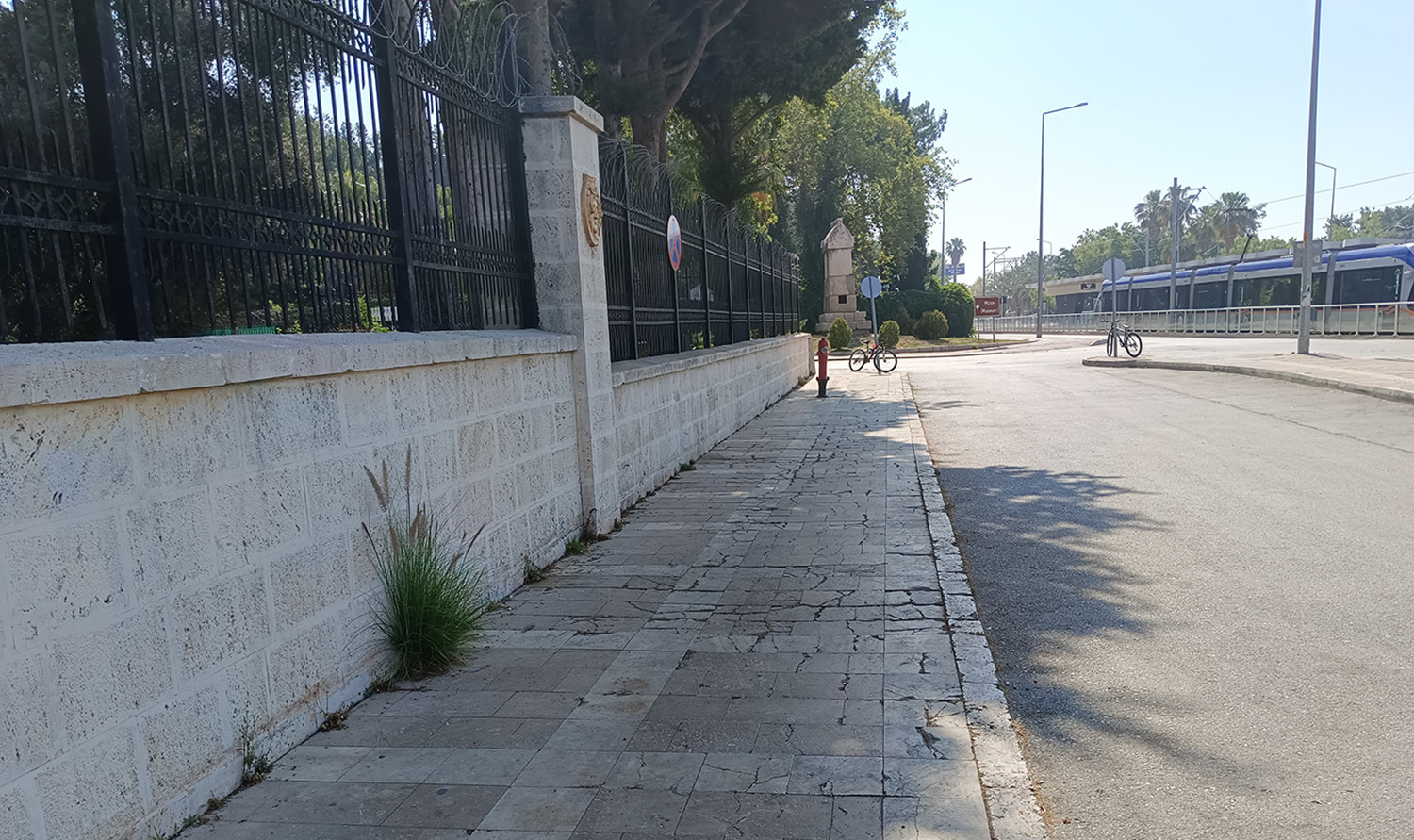 Isıklar Caddesi Nerede