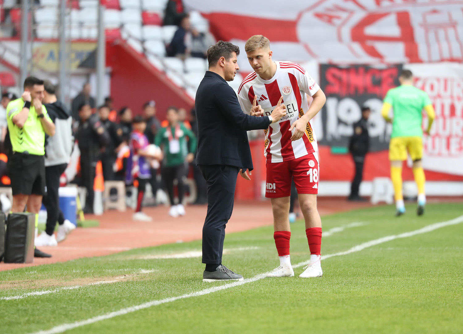 Jakub Kaluzinski Emre Belözoğlu-1