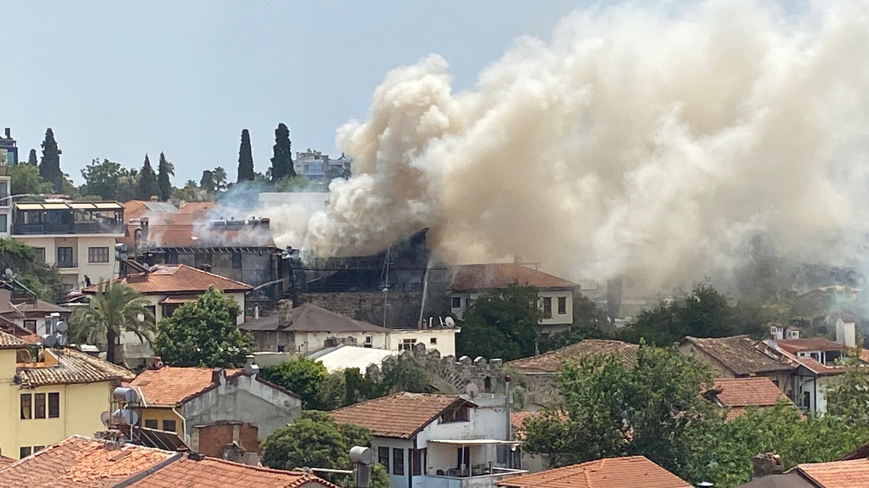 Kaleiçinde Yangın (2)