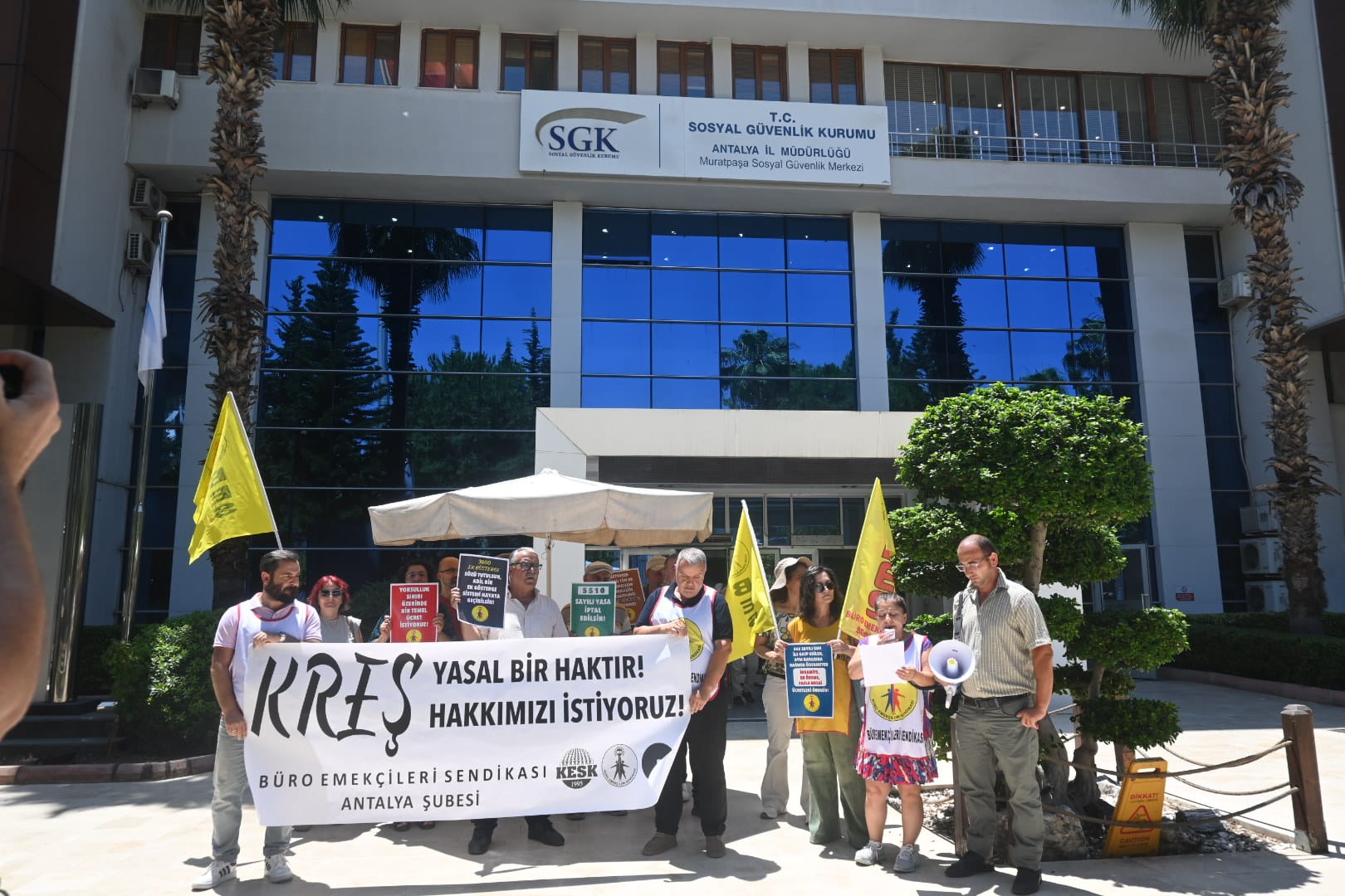 Kamu Işçileri Antalya’da Hakkını Aradı (2)
