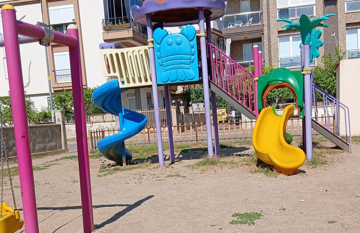Kepez’de Tartışmalı Karar! Parklara ‘Çekirdek’ Yasağı (3)