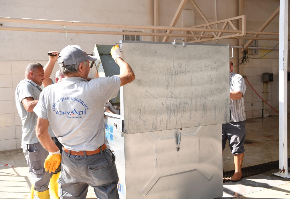 Konyaalti'nda Vatandaş Beledi̇yeni̇n Kurban Hi̇zmeti̇nden Memnun (3)