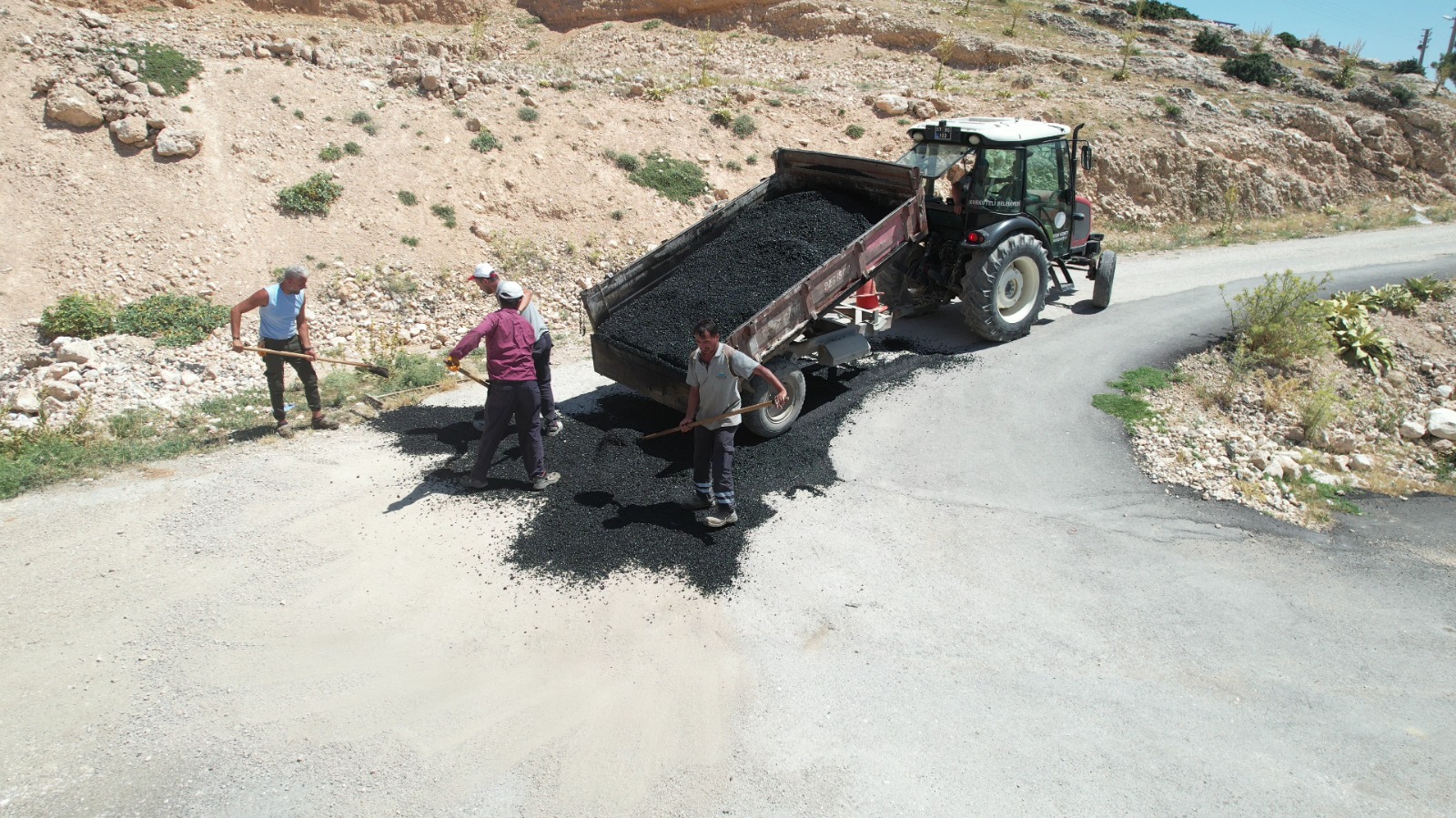 Korkuteli Belediyesi Yama Çalışmalarına Devam Ediyor (2)