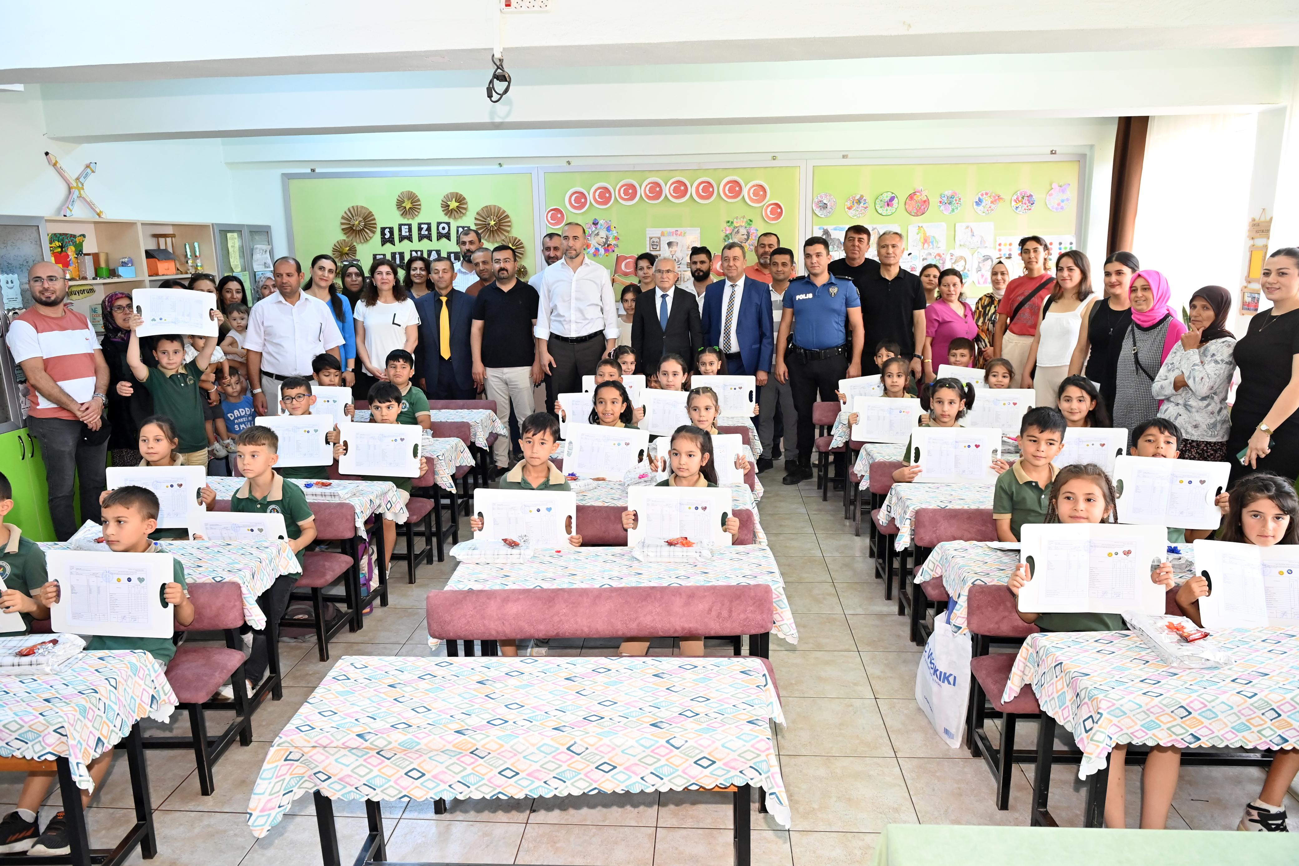 Kumlucada Karne Heyecanı Yaşandı (2)