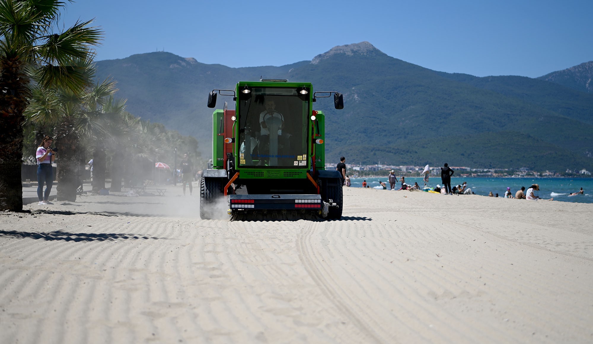 Kusadasina Yeni Kum Temizleme Makinesi (1)